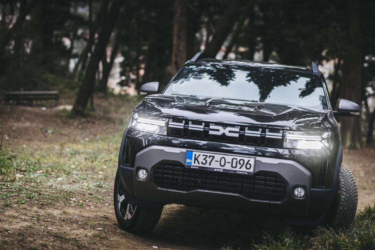 Bljesak je vozio novi Dacia Duster