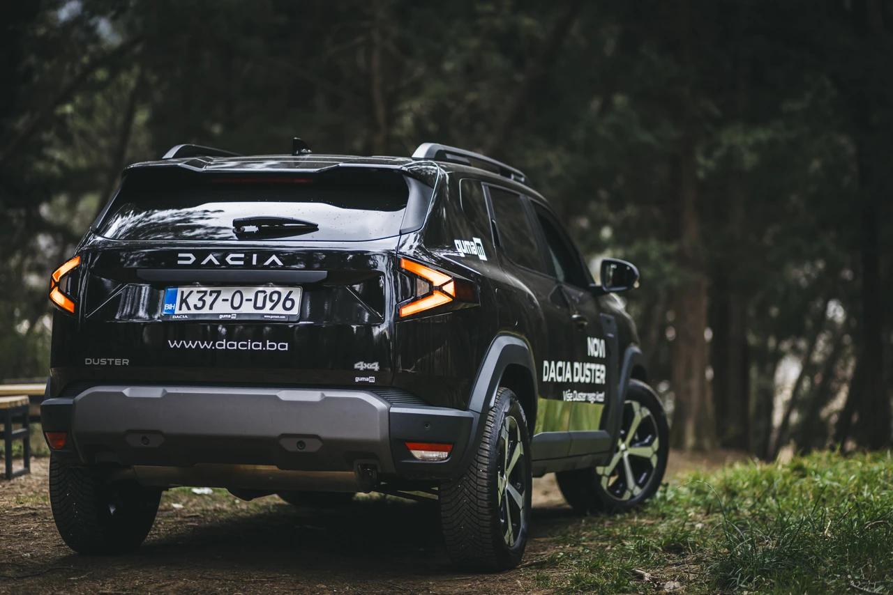Bljesak je vozio novi Dacia Duster