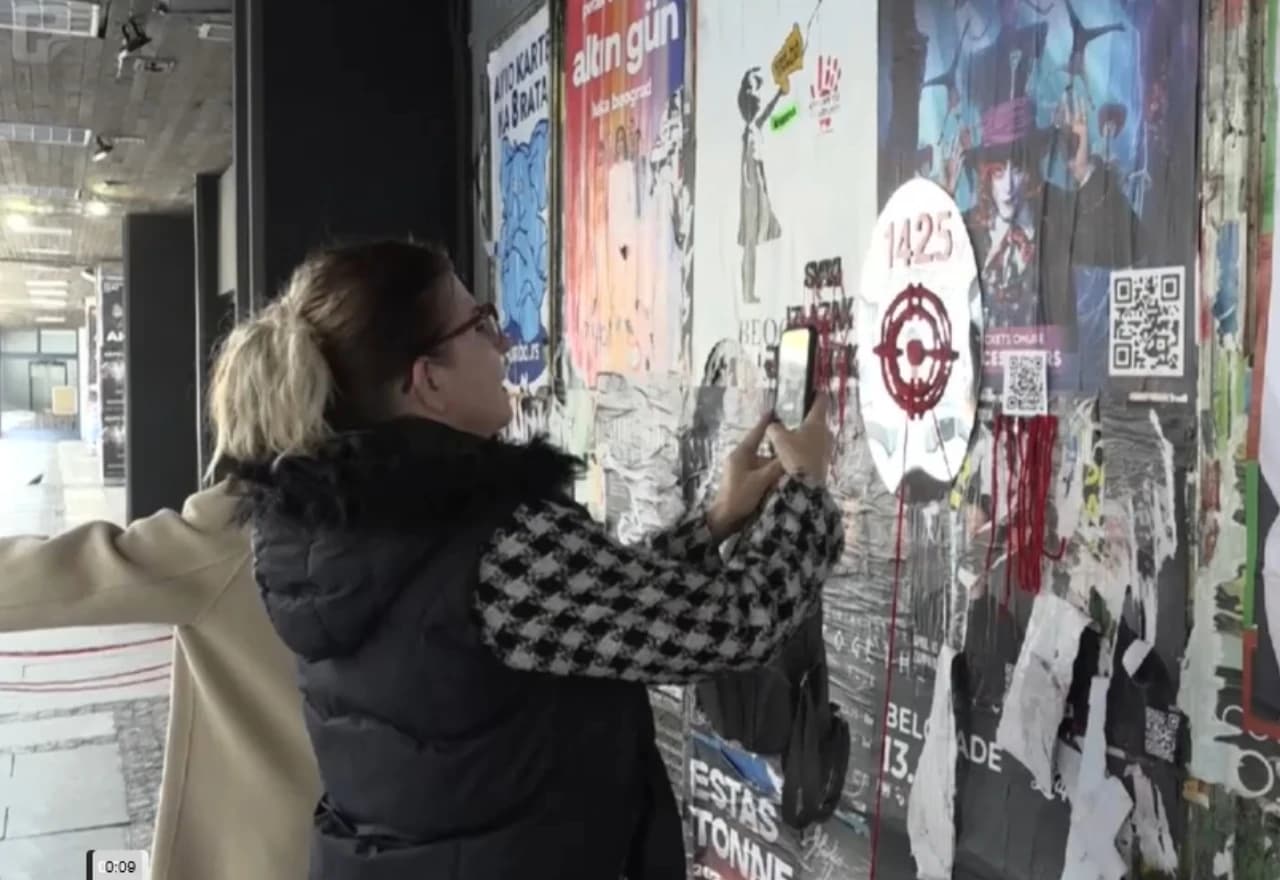 Beograd obilježio početak opsade Sarajeva simboličnom instalacijom