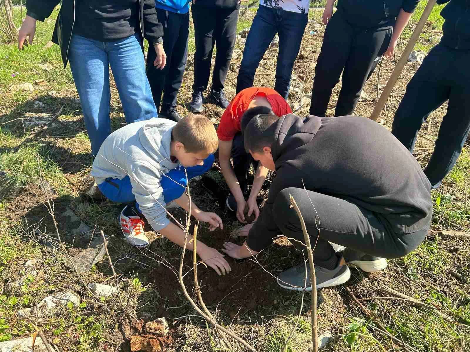 Učenici sade budućnost: 200 stabala za Hutovo blato