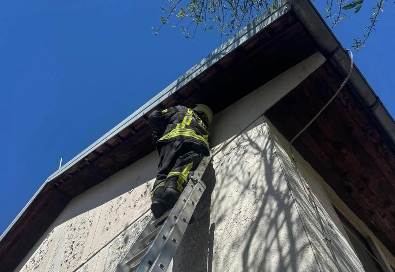 Vatrogasci gasili požar na fasadi