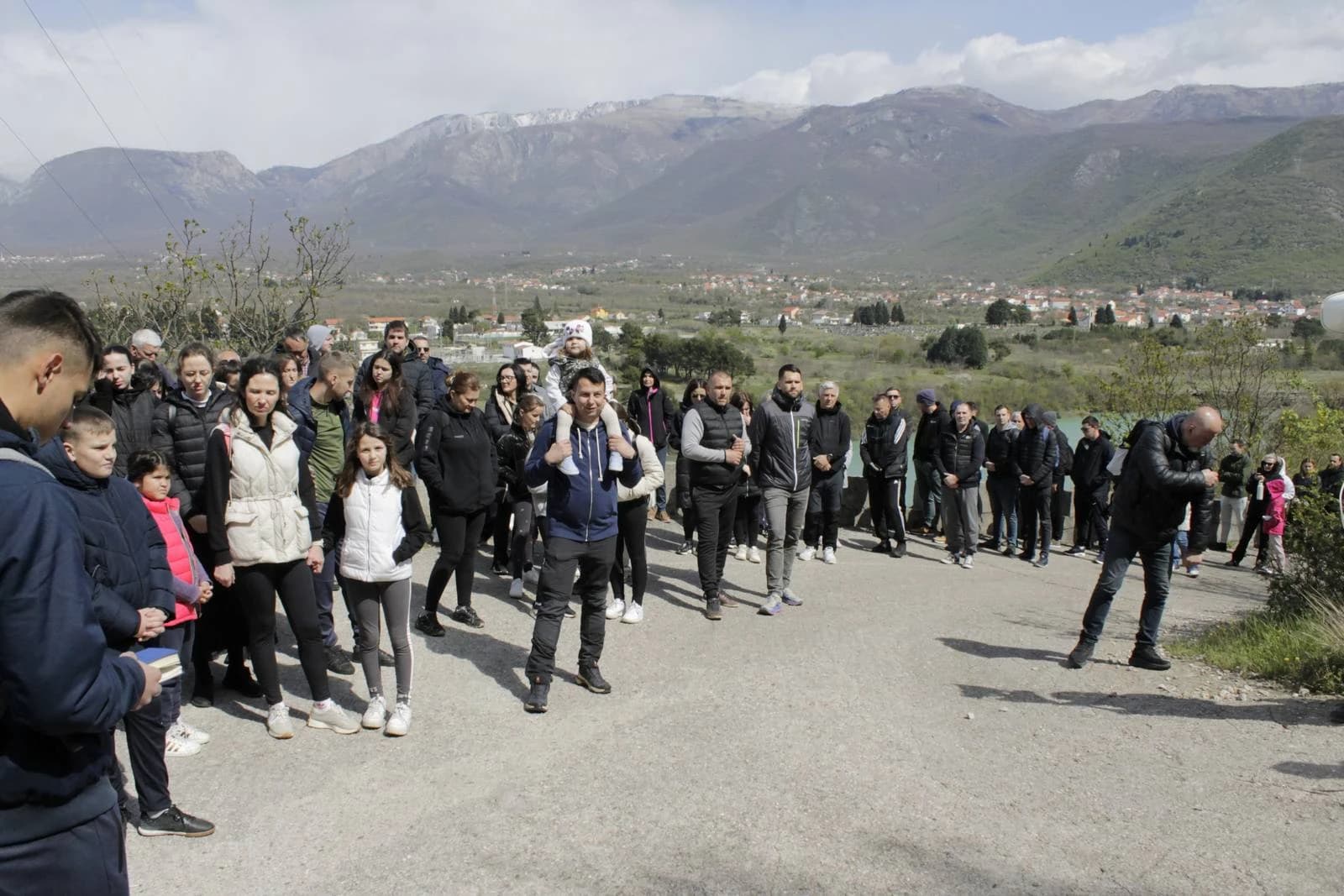 Zajedništvo i vjera na tradicionalnom Križnom putu