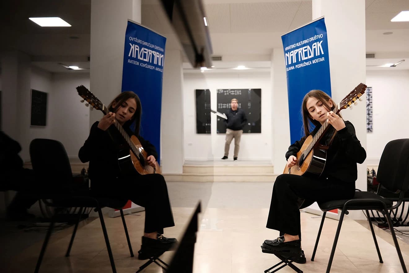 U glazbenom dijelu programa nastupila je Luna Šunjić na klasičnoj gitari