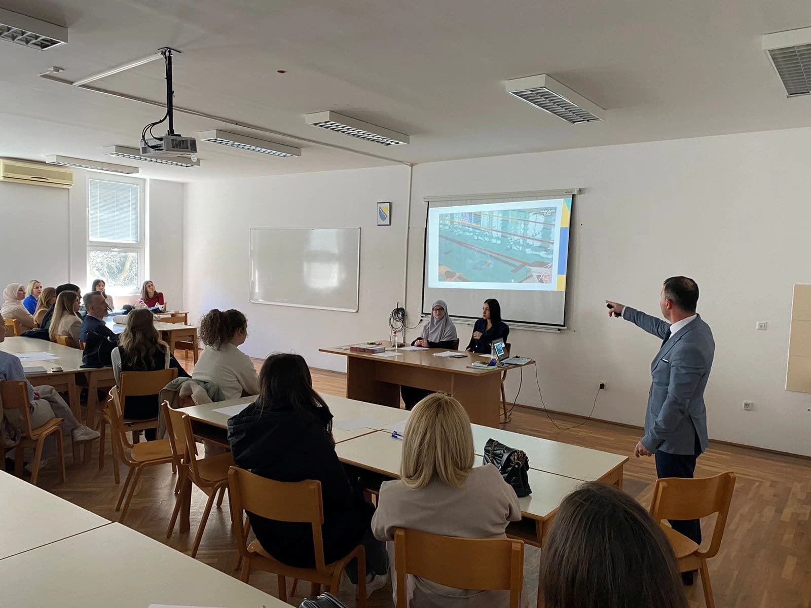 U Mostaru održana tribina o inkluzivnom obrazovanju