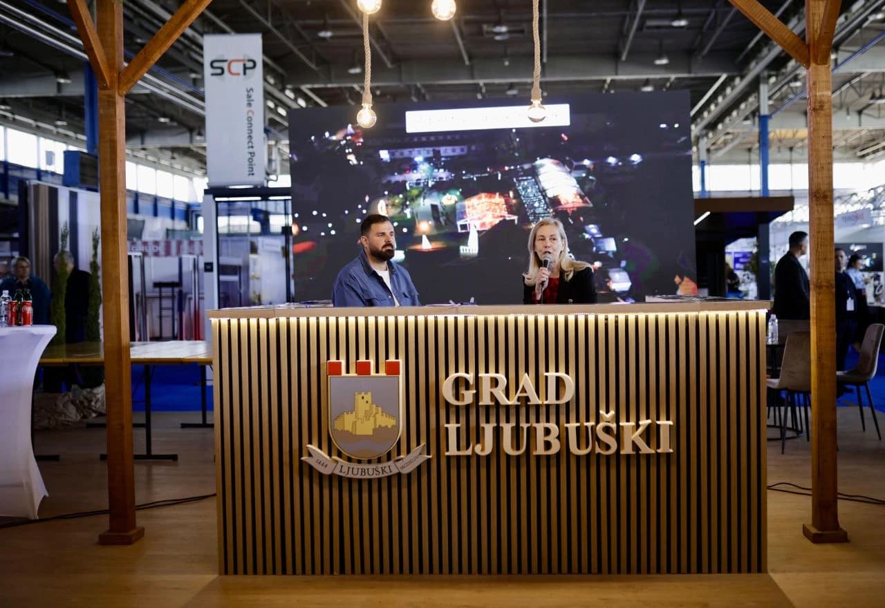 Kristijan Iličić na štandu Grada Ljubuškog i Turističke zajednice Grada Ljubuškog na Međunarodnom sajmu gospodarstva u Mostaru.