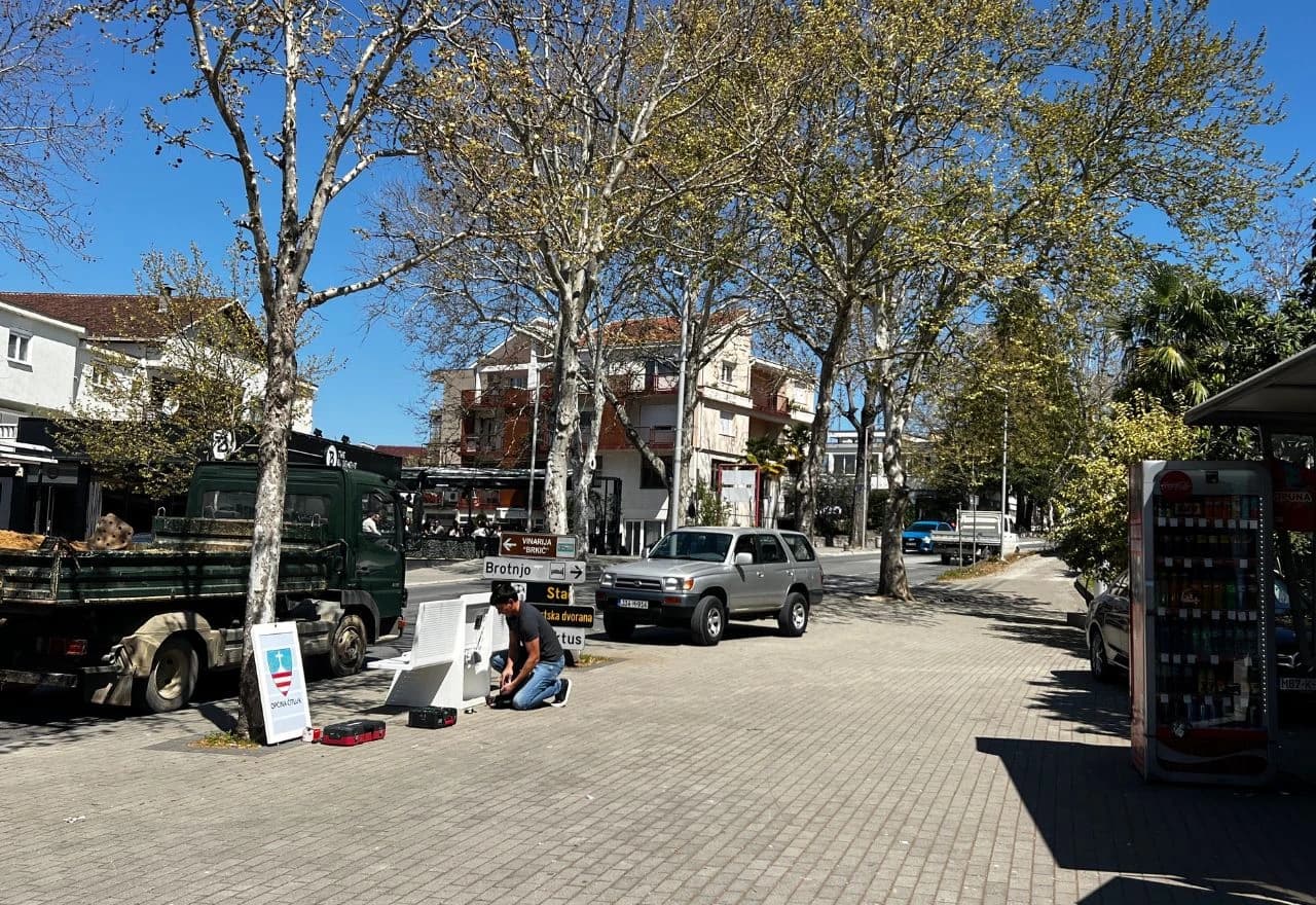 Postavljanje pametnih klupa