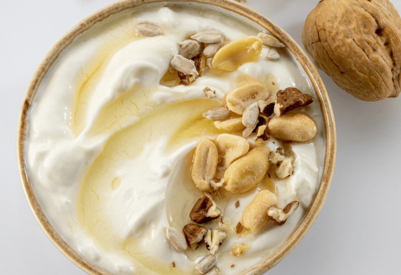 Jogurt s orašastim plodovima