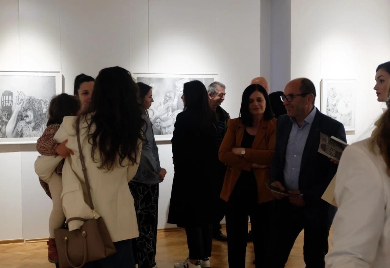 U Gradskoj galeriji Ljubuški u petak je otvorena izložba "Crteži" akademskog grafičara Martina Frljića