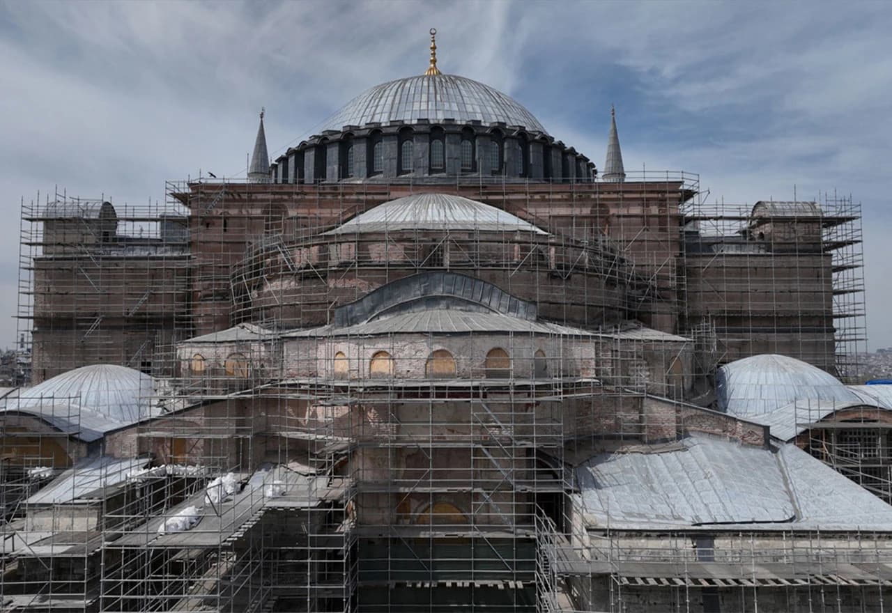 Aja Sofija u novom ruhu: obnova kupole bez prekida vjerskih obreda