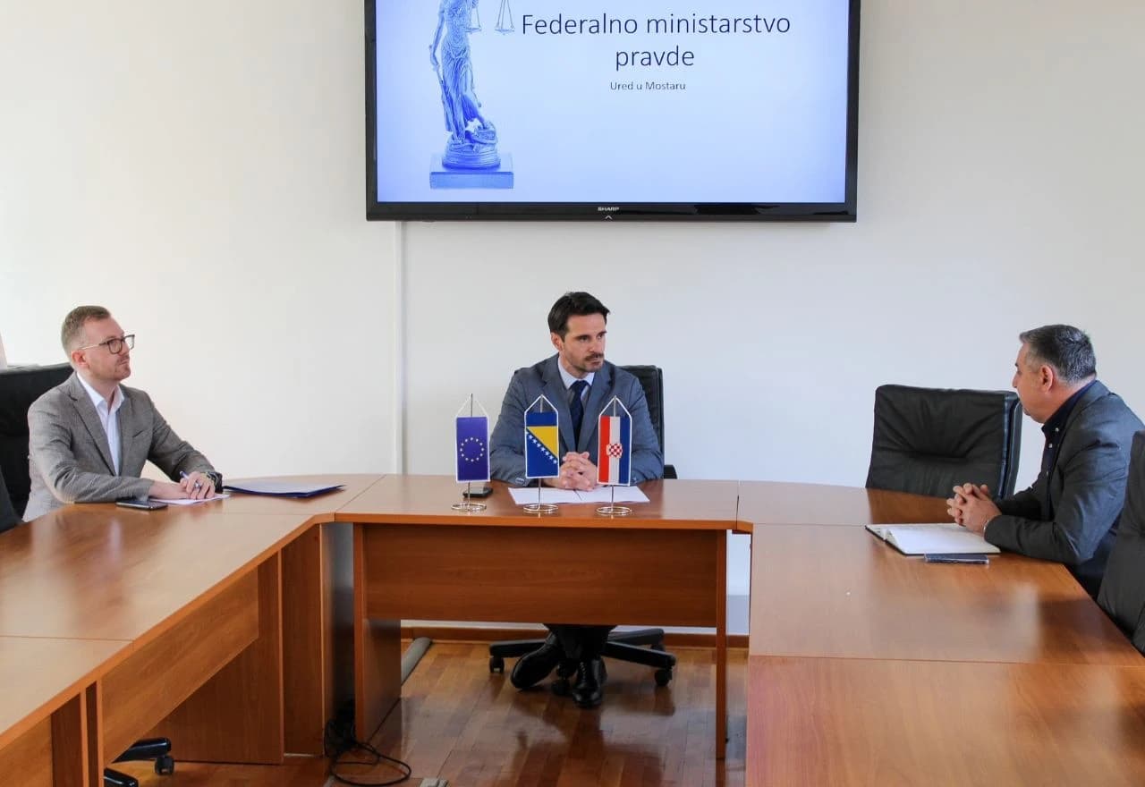 U Uredu Federalnog ministarstva pravde u Mostaru danas je održan radni sastanak