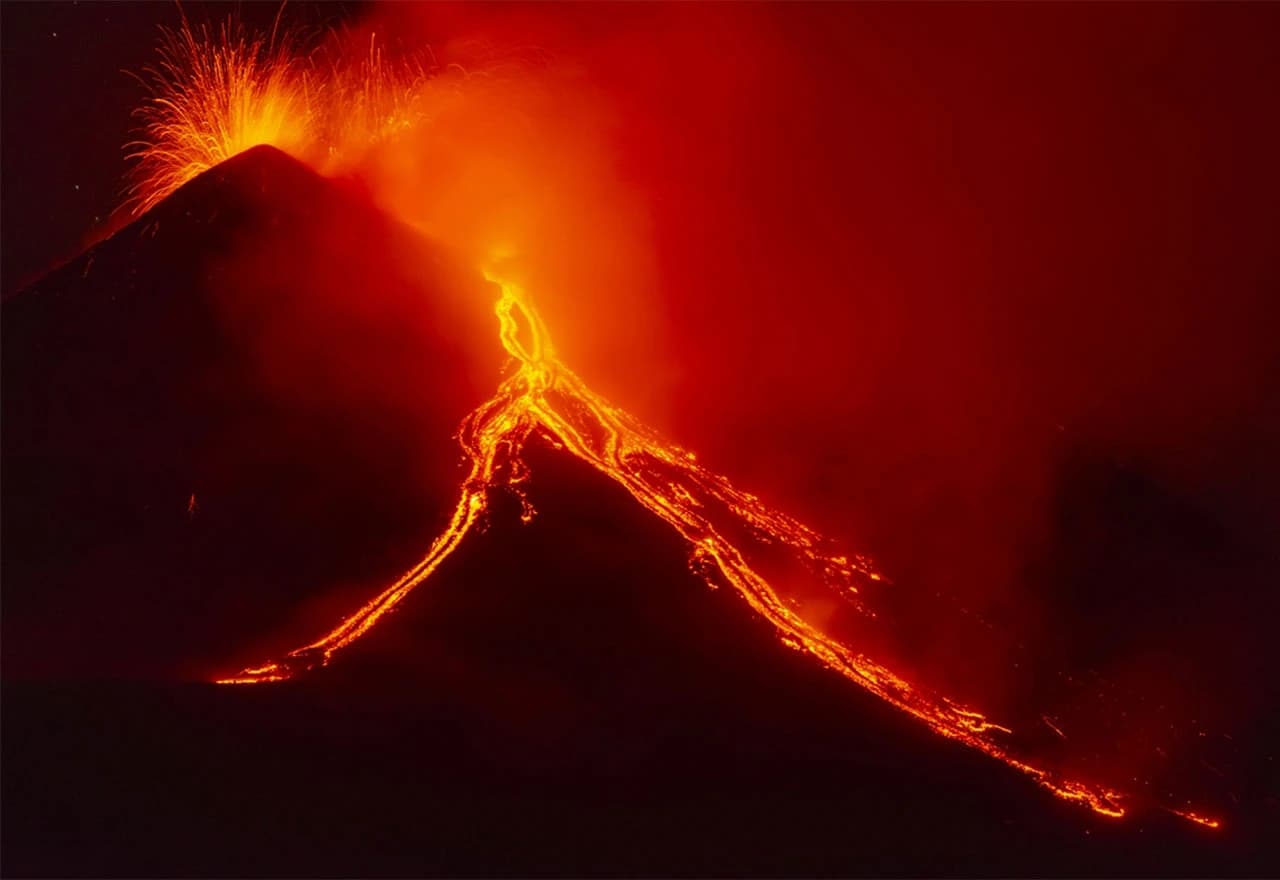 Vulkan Etna ponovno eruptirao