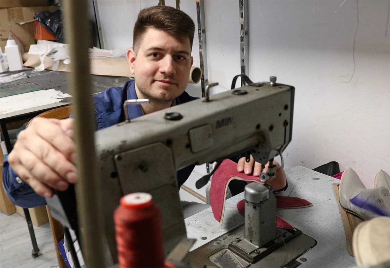 Obućar Bračer pravi cipele za moderne pepeljuge