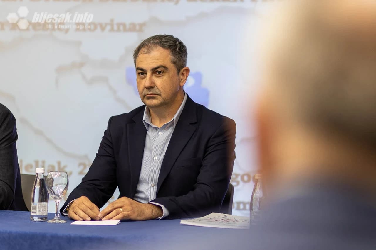 Zoran Krešić na javnoj tribini "Europski model federalizma kao odgovor na separatizam i unitarizam"