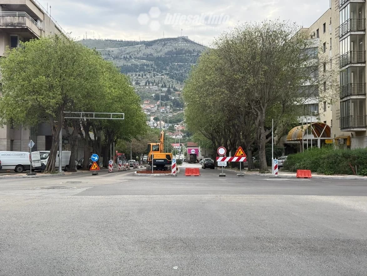 Radovi na raskrižju ulica Kardinala Stepinca, Ante Starčevića i Alekse Šantića kod hotela Ero