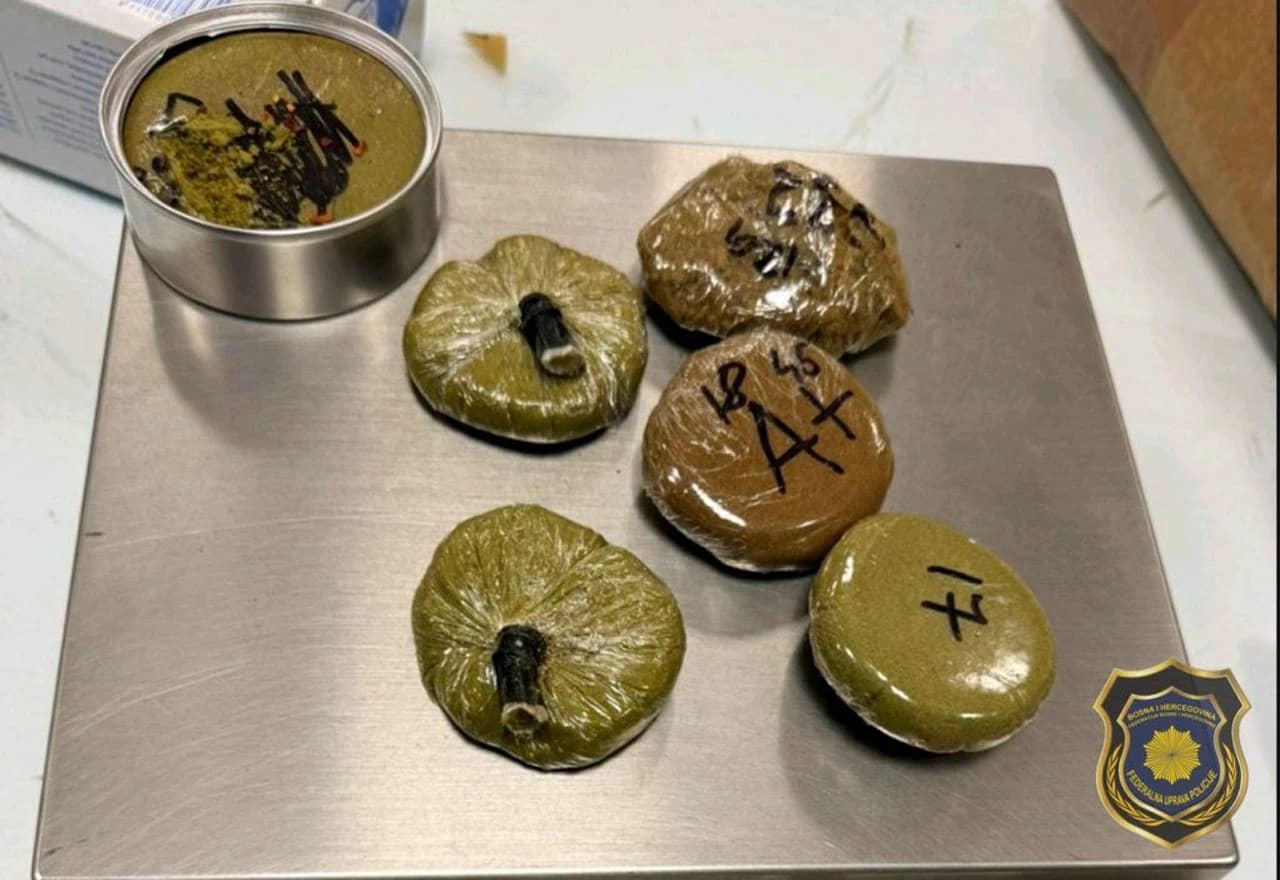 Sarajevska policija razbila lanac krijumčarenja: Hašiš i BMK zaplijenjeni