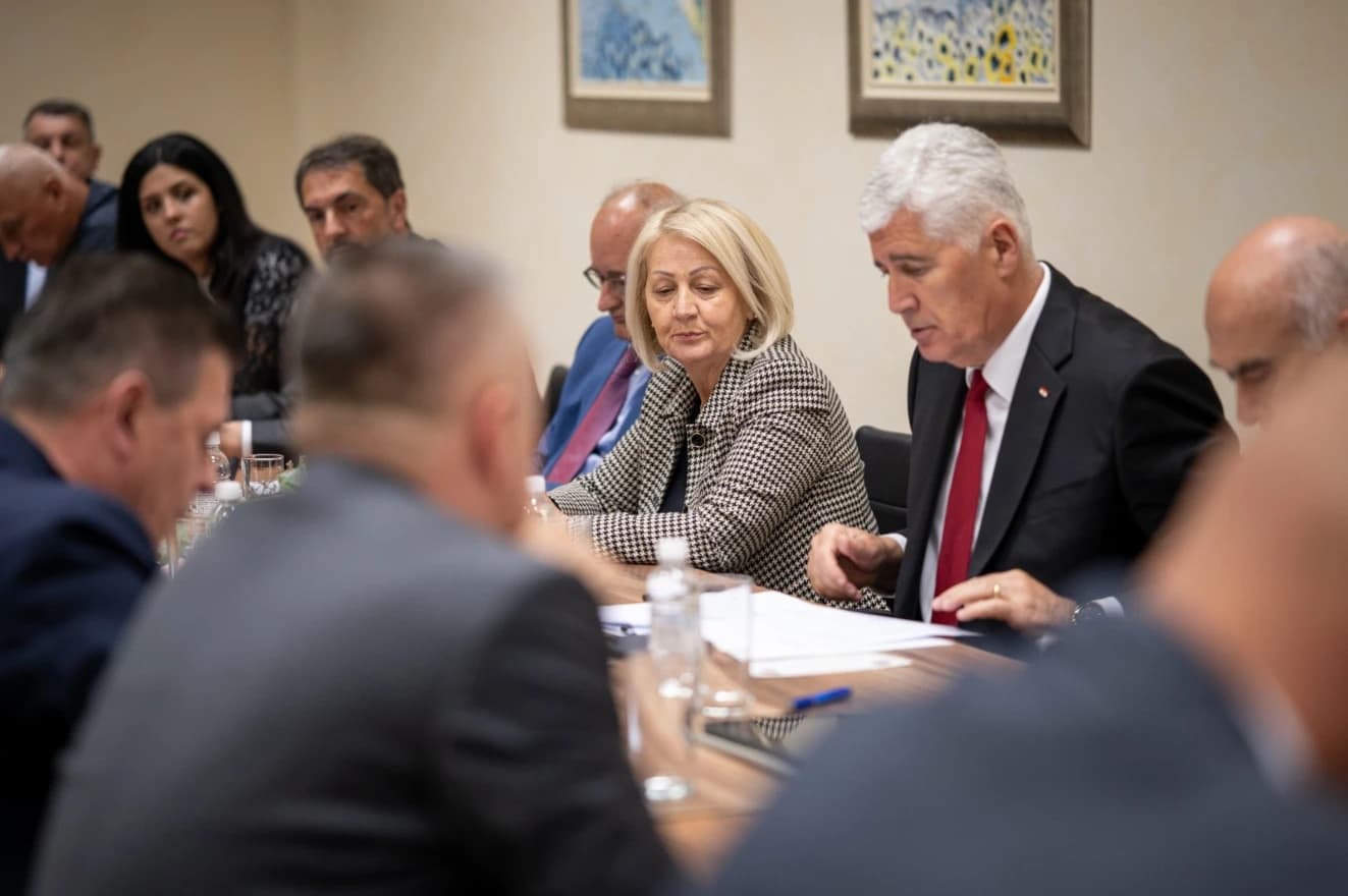 Sjednica Hrvatskog narodnog sabora u Mostaru