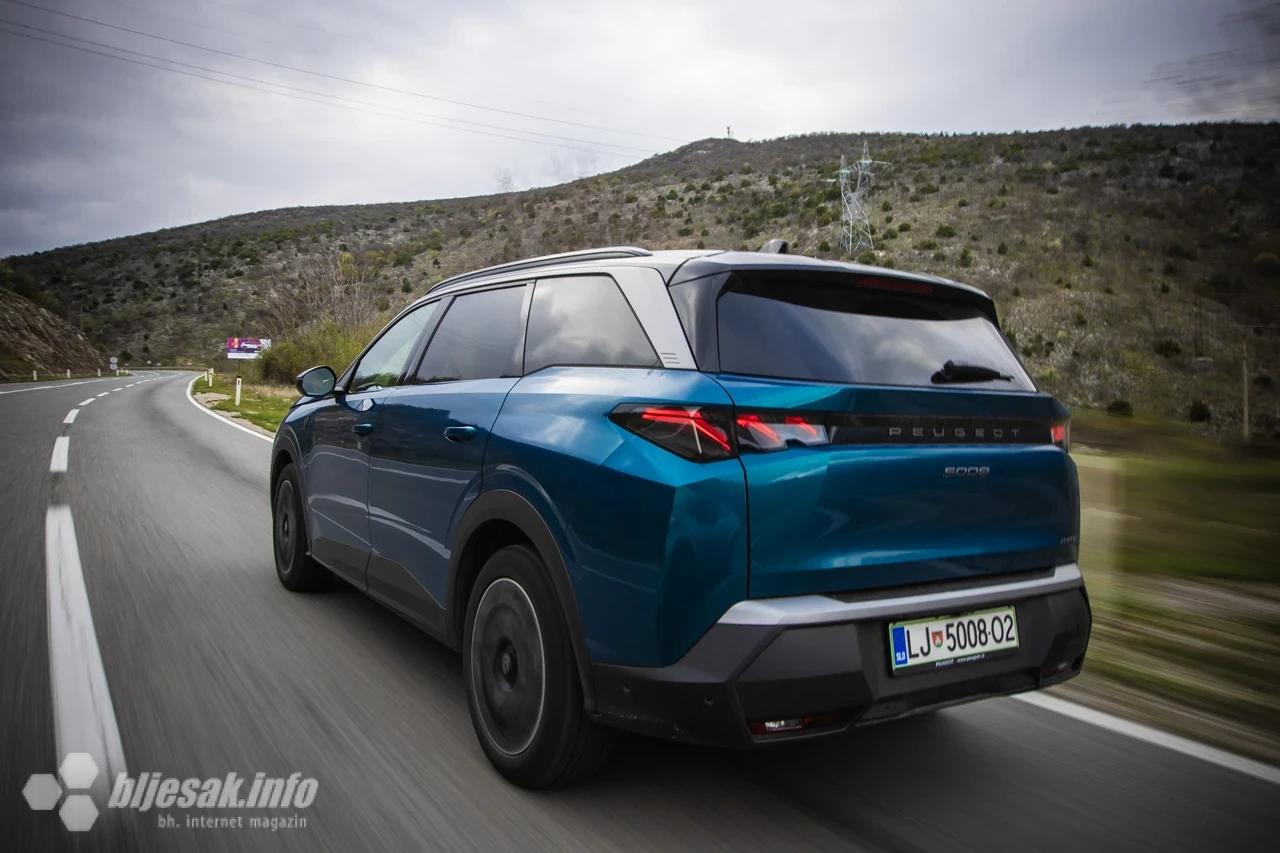 Peugeot 5008 GT 1.2 136 Hybrid e-DCT