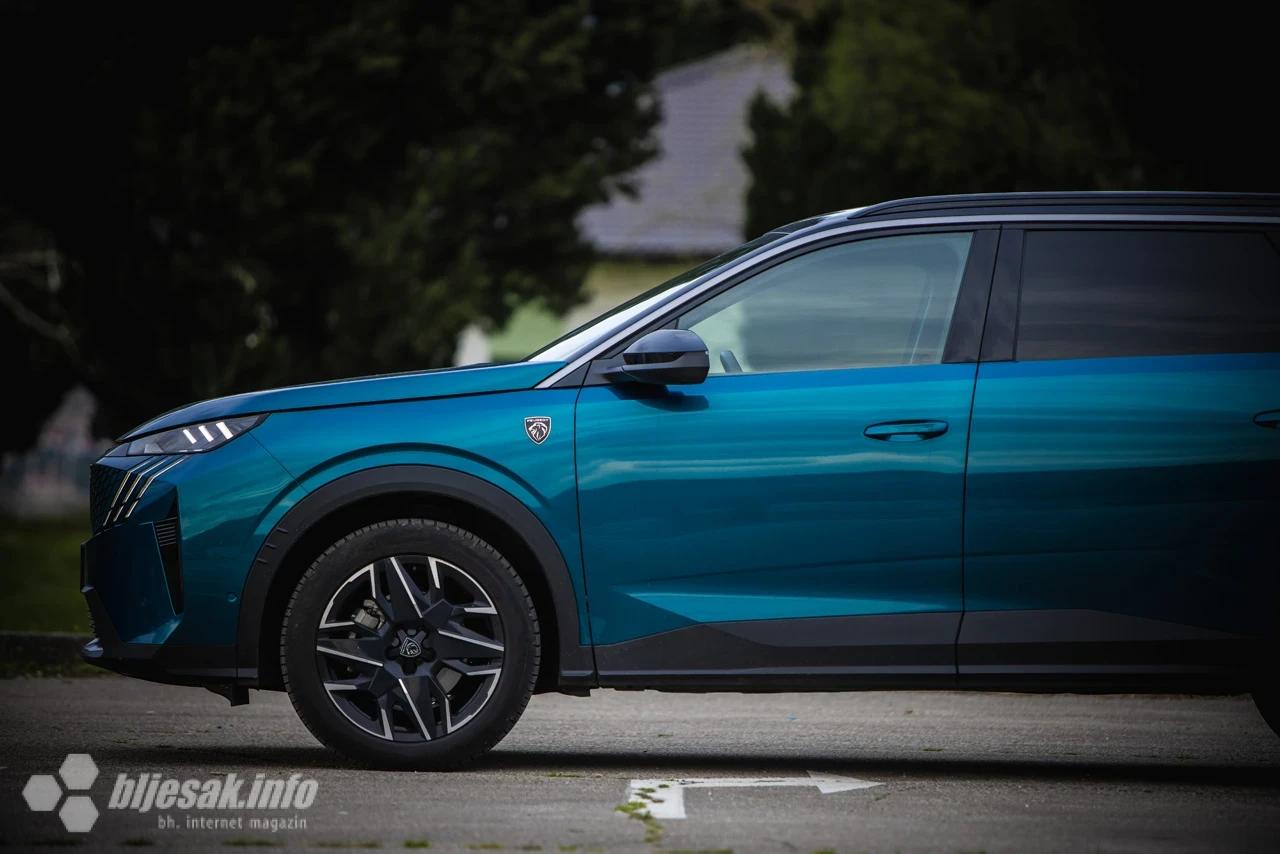 Peugeot 5008 GT 1.2 136 Hybrid e-DCT