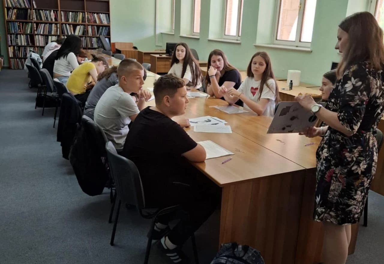 Likovna radionica ''Crtanje na foliji''