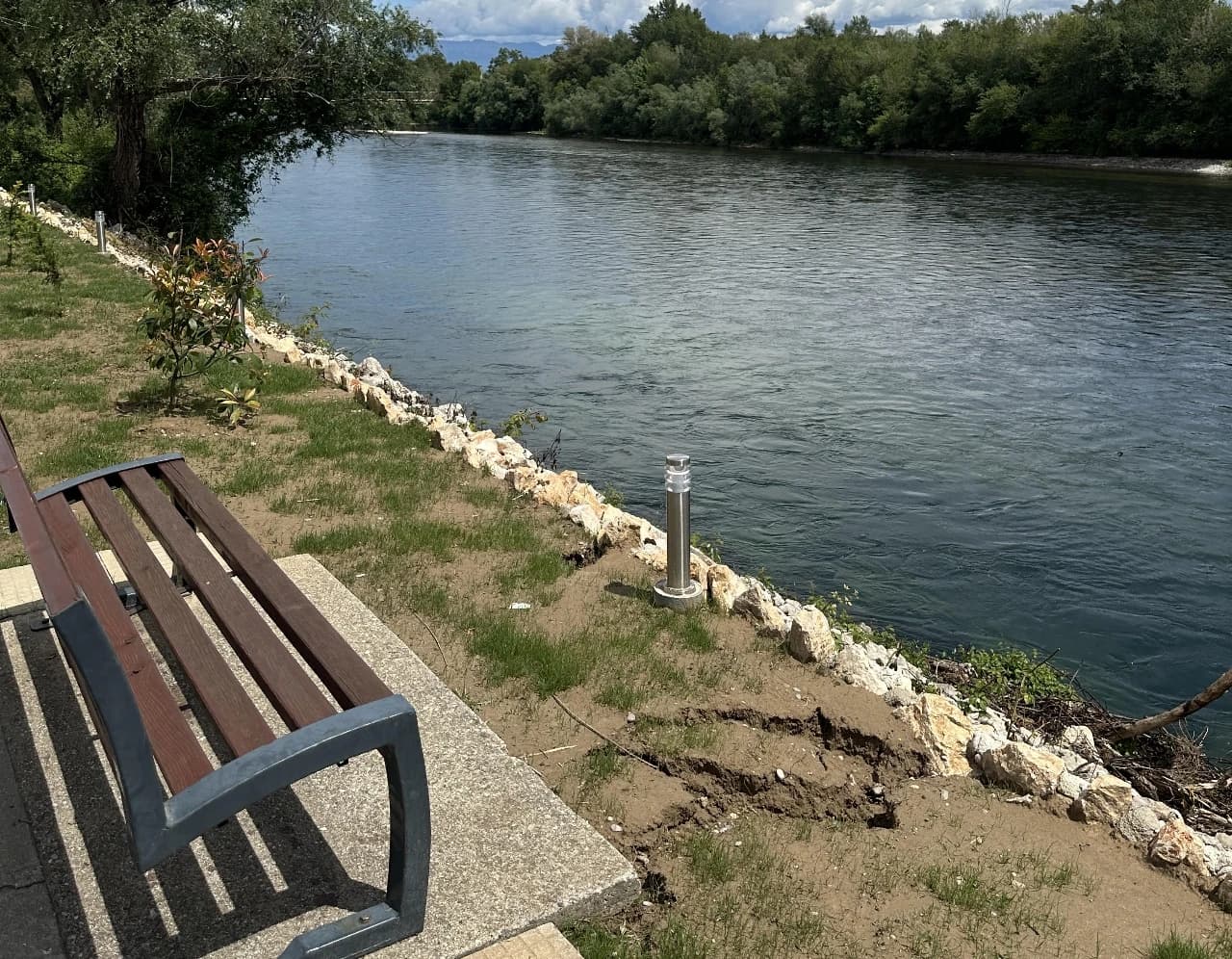 Riva u Čapljini u blizini spornog objekta