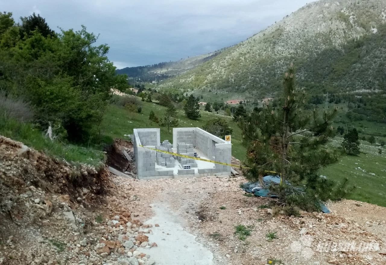 Nelegalna gradnja na Rujištu