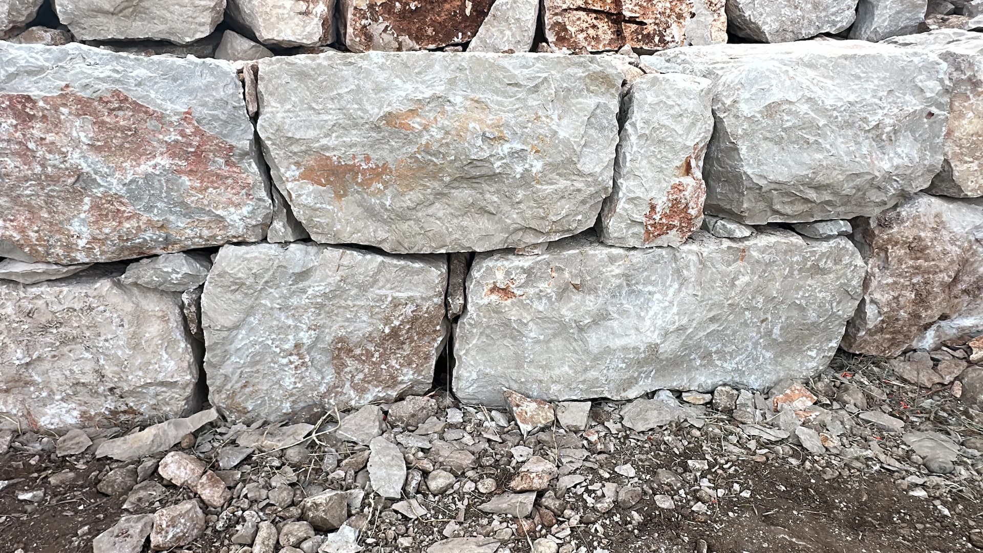 Izrada kamene klupe u sklopu radionice suhozida