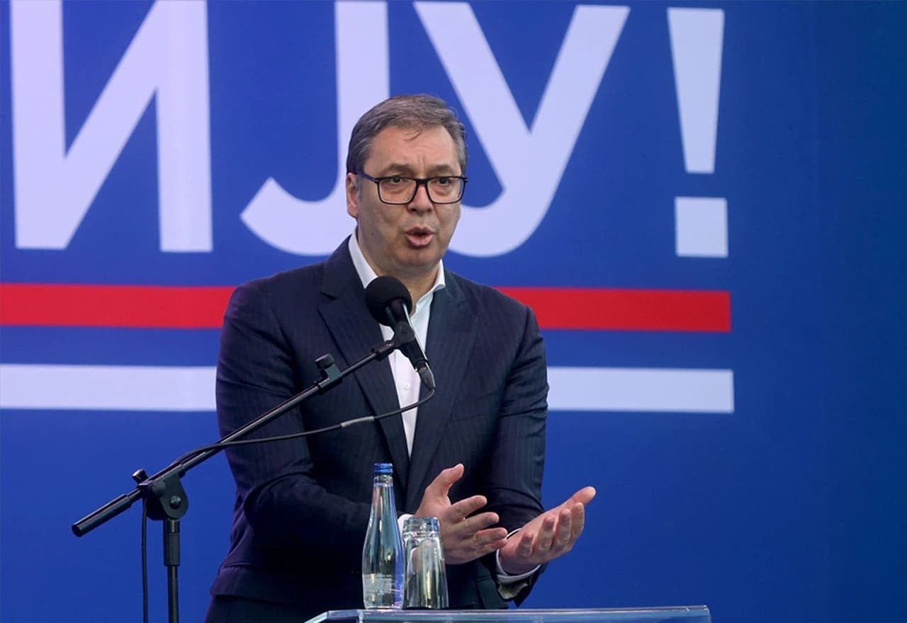 Vučić najavio besplatan prijevoz i udžbenike: ''Ne slušam više bahate''