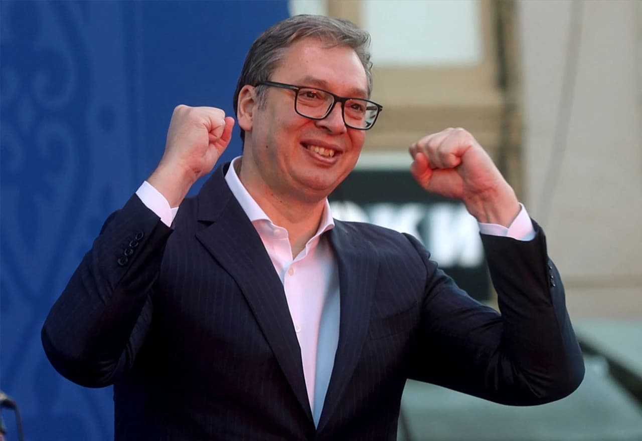 Vučić najavio besplatan prijevoz i udžbenike: ''Ne slušam više bahate''