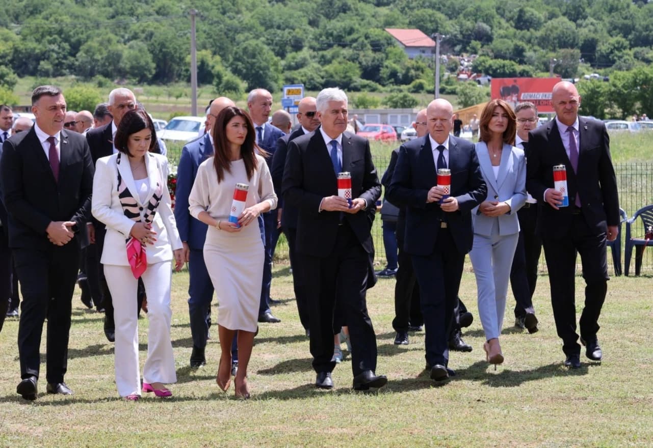 Izaslanstvo HNS-a BiH na komemoraciji i svetoj misi za sve žrtve poraća Drugoga svjetskog rata