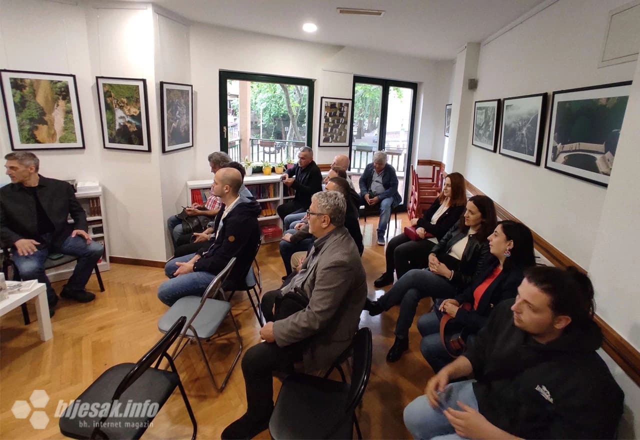 Zavičajna kaleidoskopska kronika Enesa Škrge