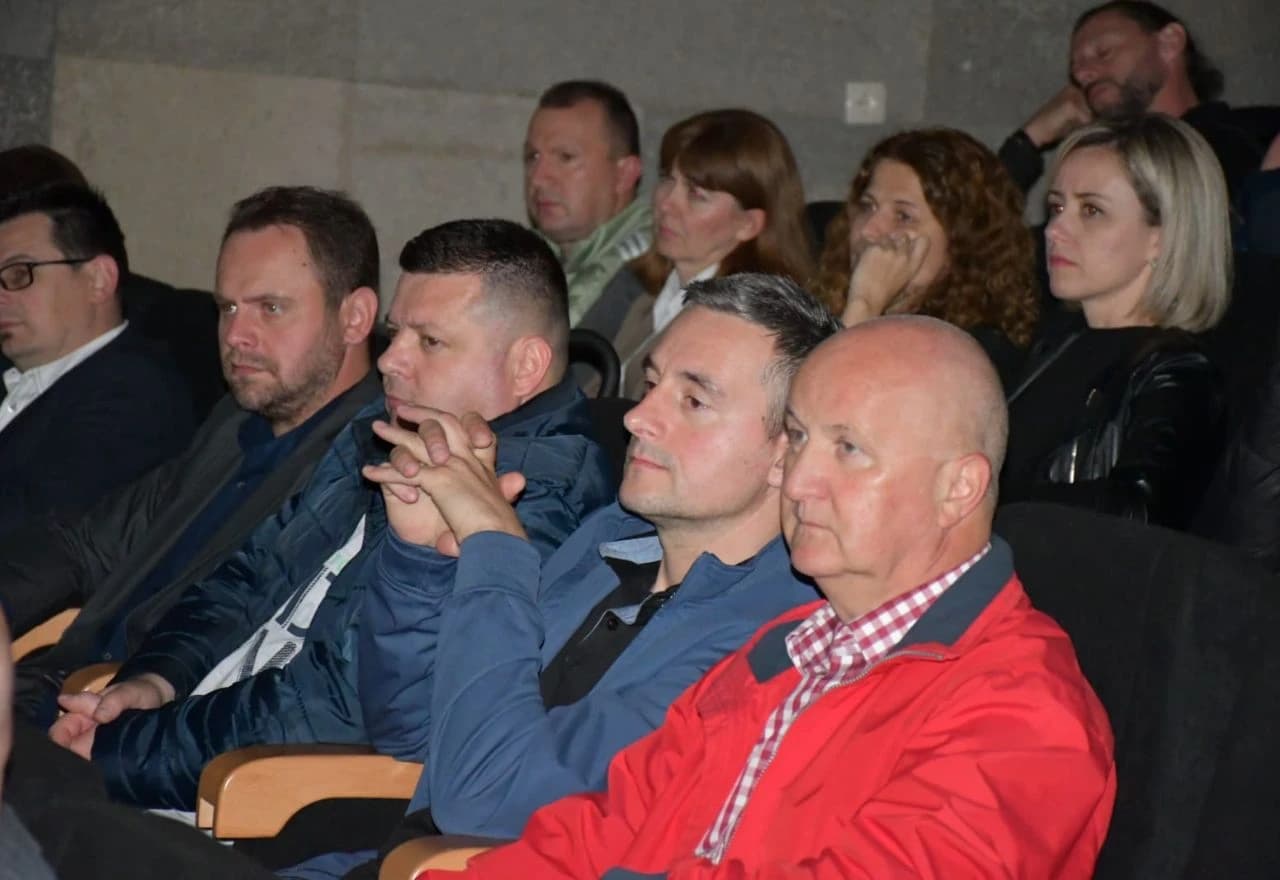 U Vitezu prikazan  dokumentarni film "Priče iz logora IV. Osnovna škola"