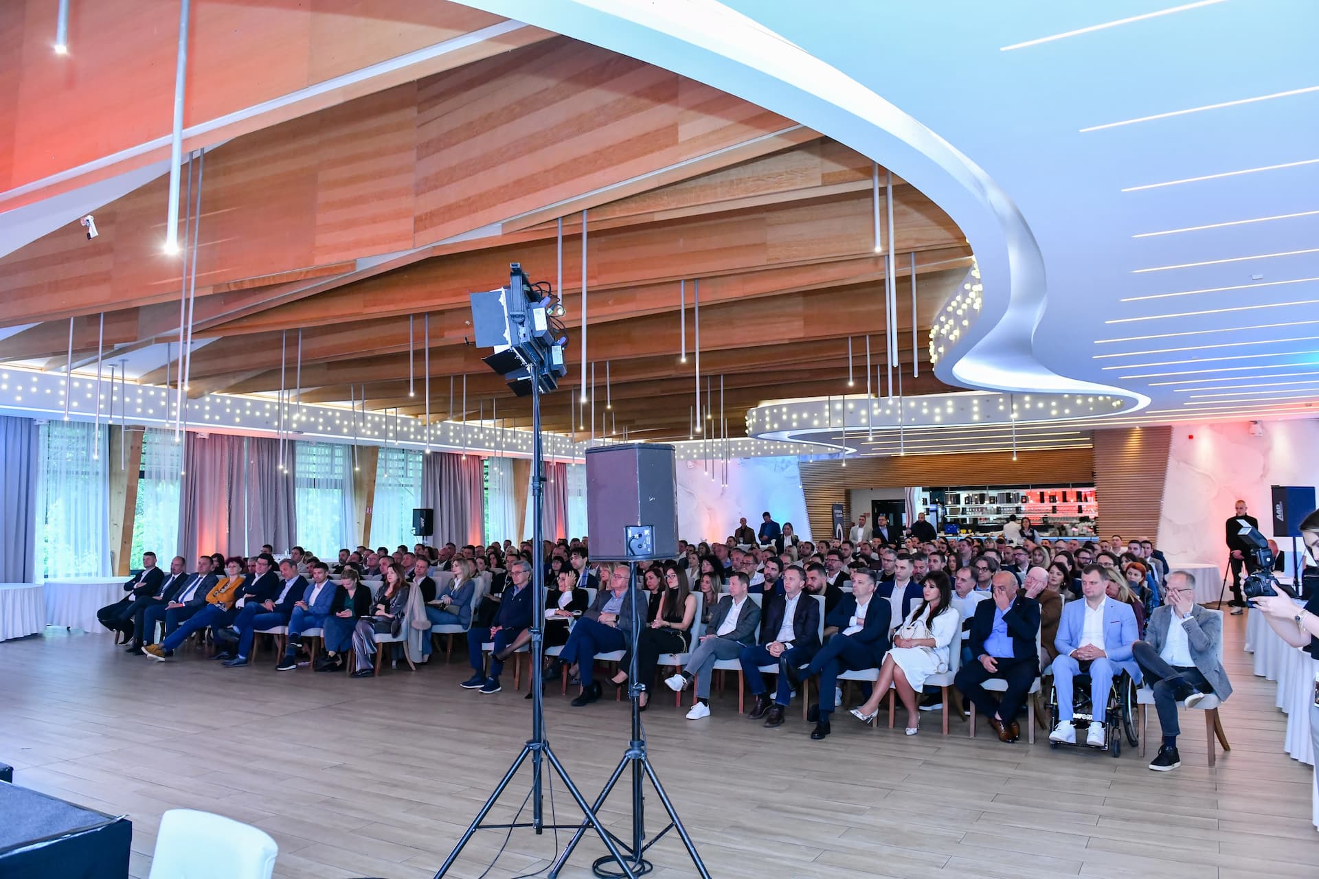 Aleksandar Kremenović i MF Grupa na panelu "Biznis kao most"