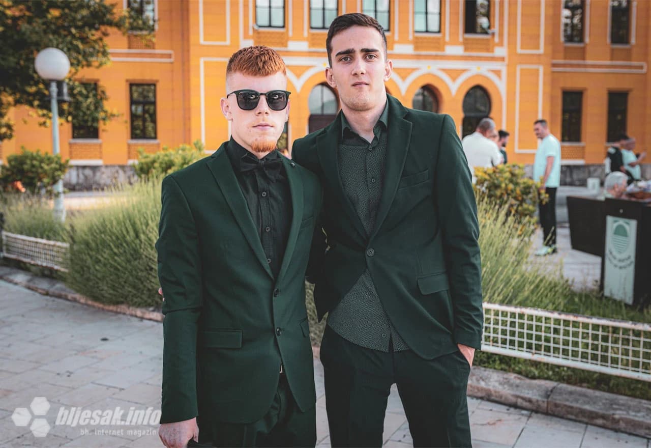 Maturanti Srednje mašinsko-saobraćajne škole pozirali