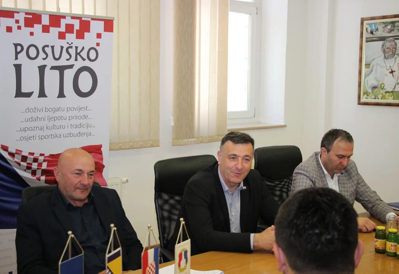 Potpisan ugovor o rekonstrukciji ceste