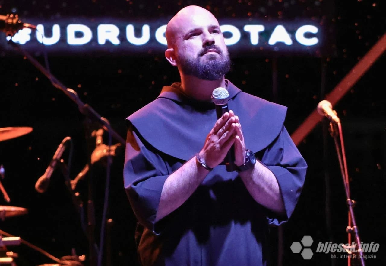 Fra Marin Karačić u pjesmi i molitvi s tisućama vjernika