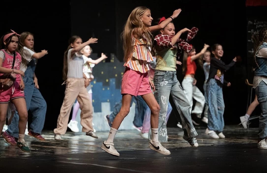 Mjuzikl "Annie" u izvedbi Plesnog studija B-Dance