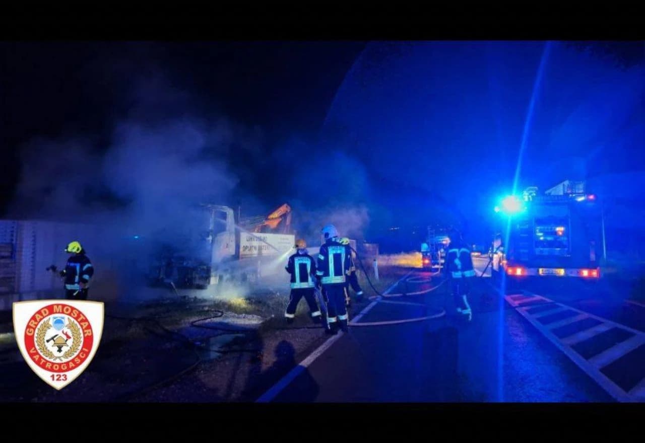 Požar na teretnom vozilu u Ortiješu