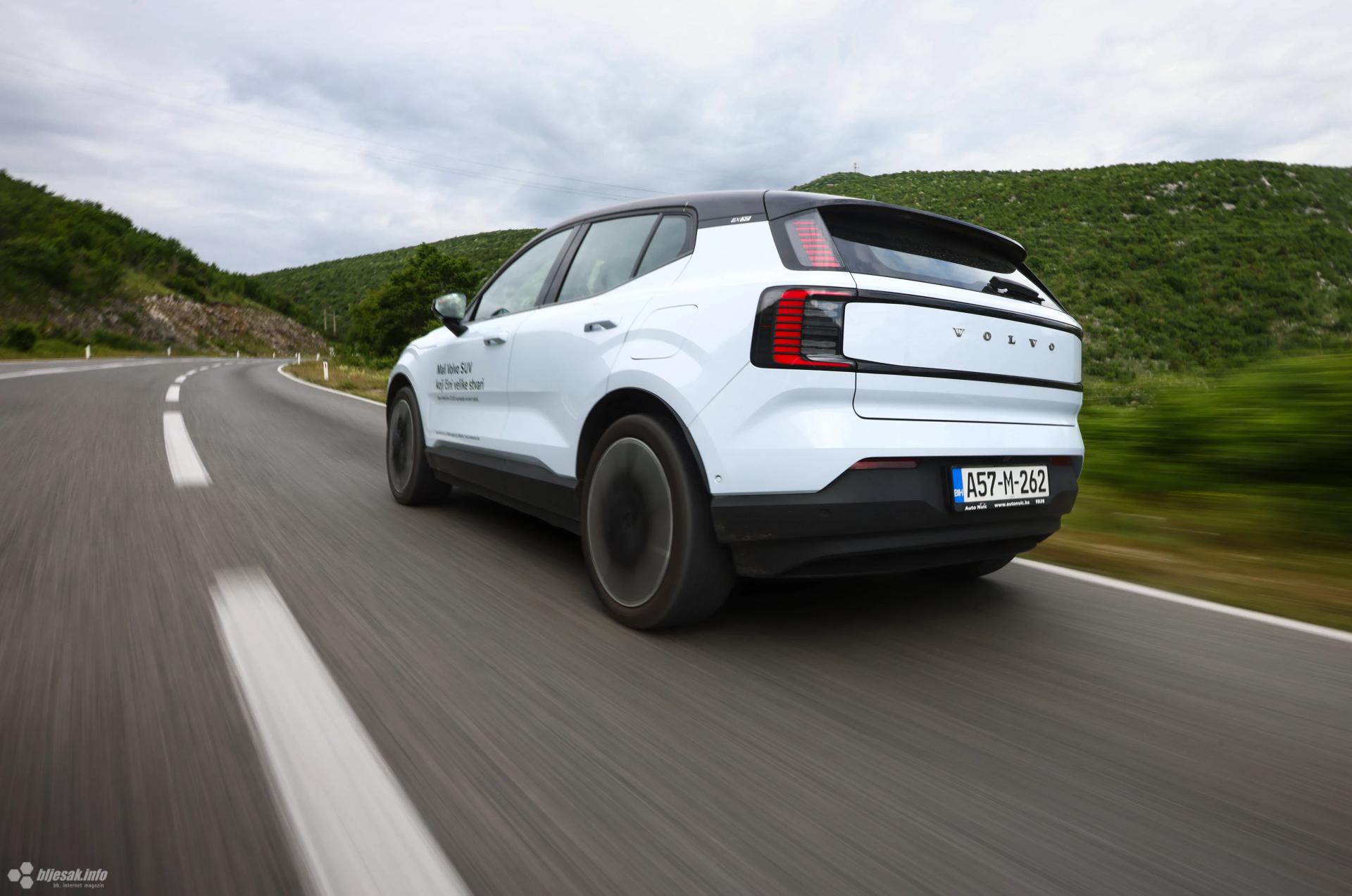 Bljesak je vozio Volvo EX30