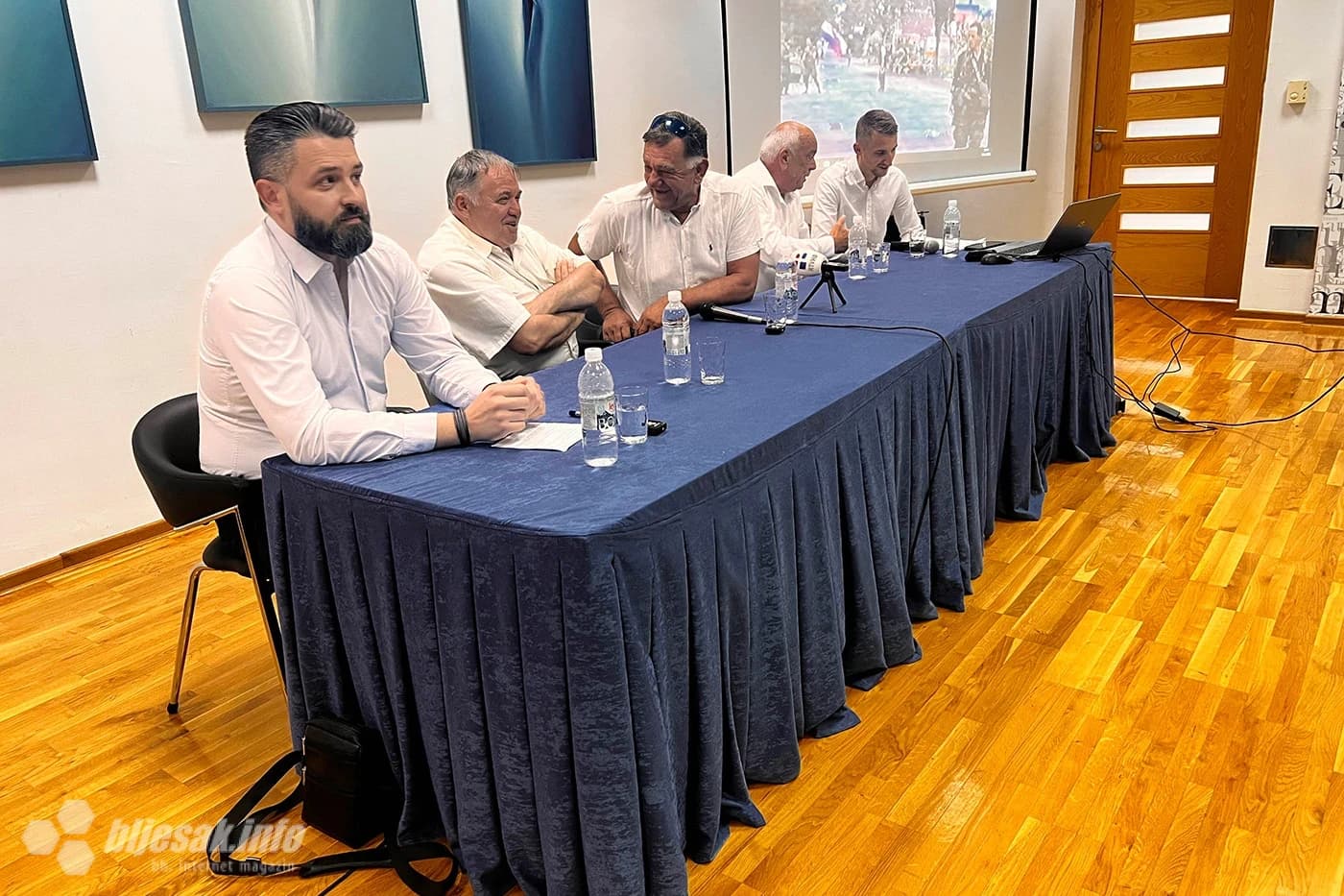 Darko Juka, Marijan Mandić, Zoran Zovko, Stipe Pole i voditelj panela