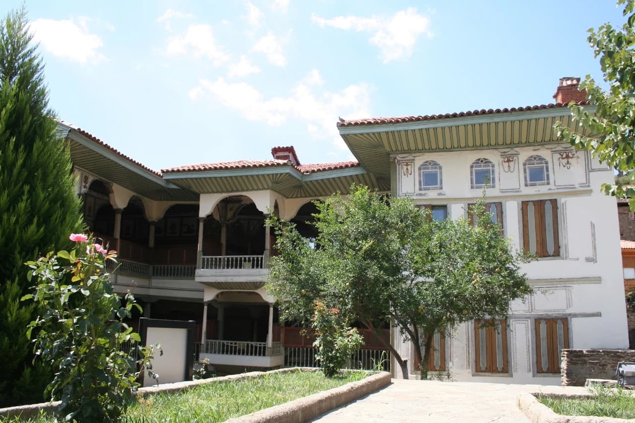 . Dok će se napori održivog turizma u Birgiju koordinirati upravo putem ovog centra, on će ujedno osigurati da sve inicijative zelene transformacije u regiji