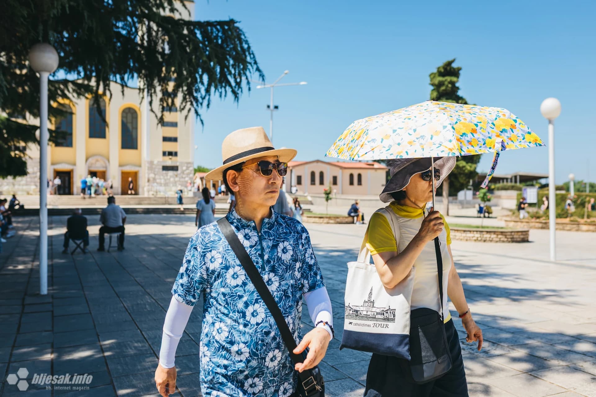 Ni vrućina nije odvratila vjernike
