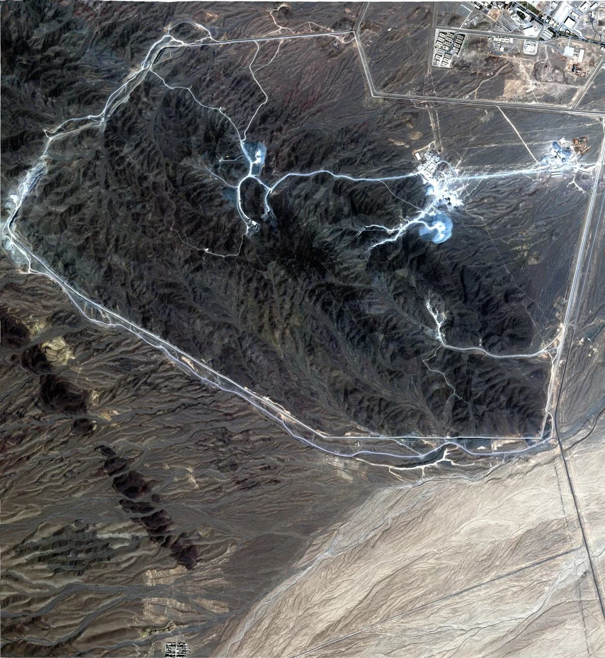 Iran skriva nuklearno oružje duboko ispod planine Pickaxe?