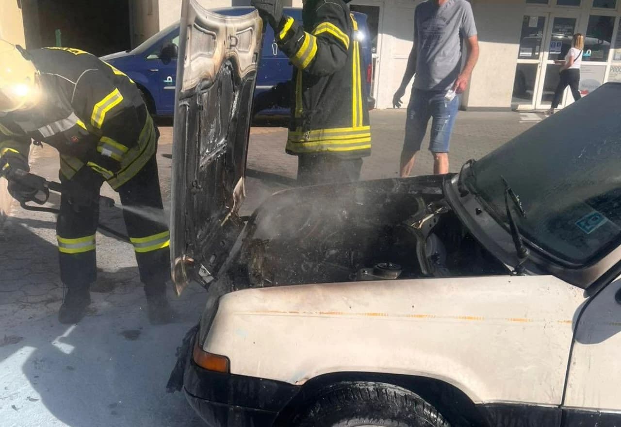 Požar na automobilu