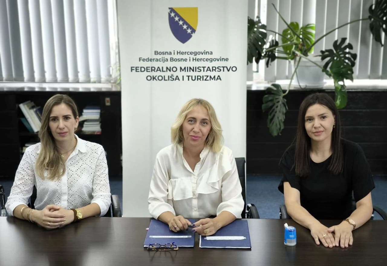 Federalno ministarstvo okoliša i turizma na potpisivanju ugovora