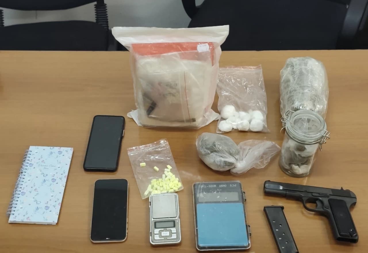 Uhićen muškarac iz Sarajeva: Oduzeta velika količina droge, oružja i novca