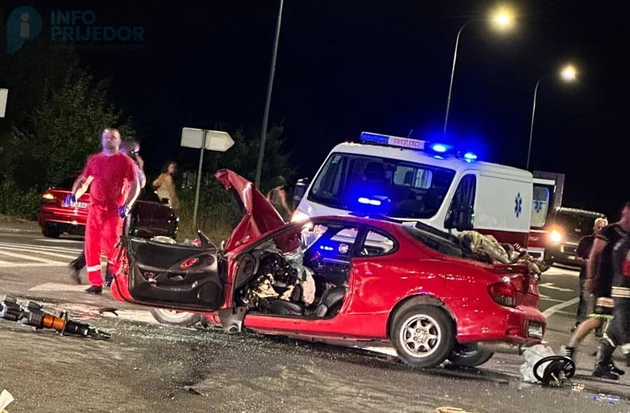 Teška prometna nesreća kod Prijedora