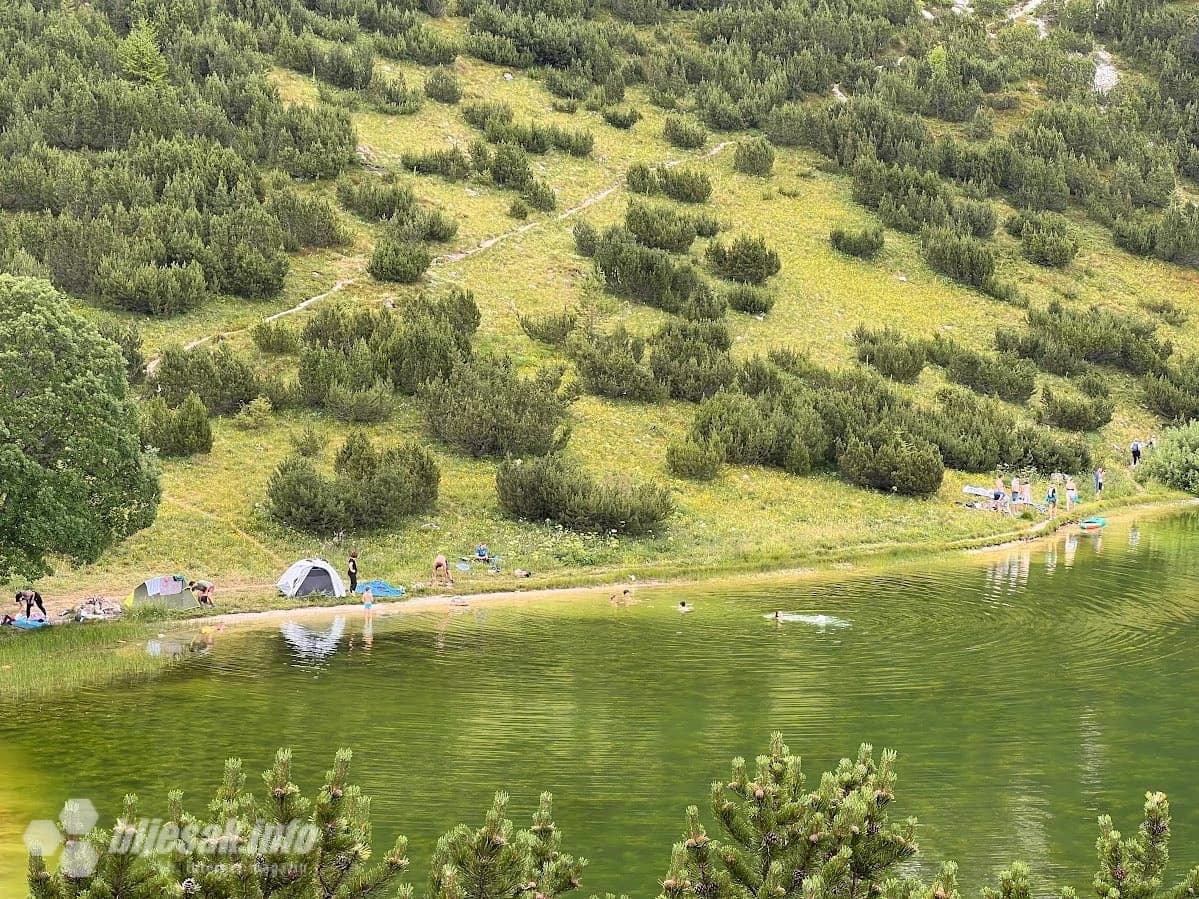 Na obali Šatorskog jezera