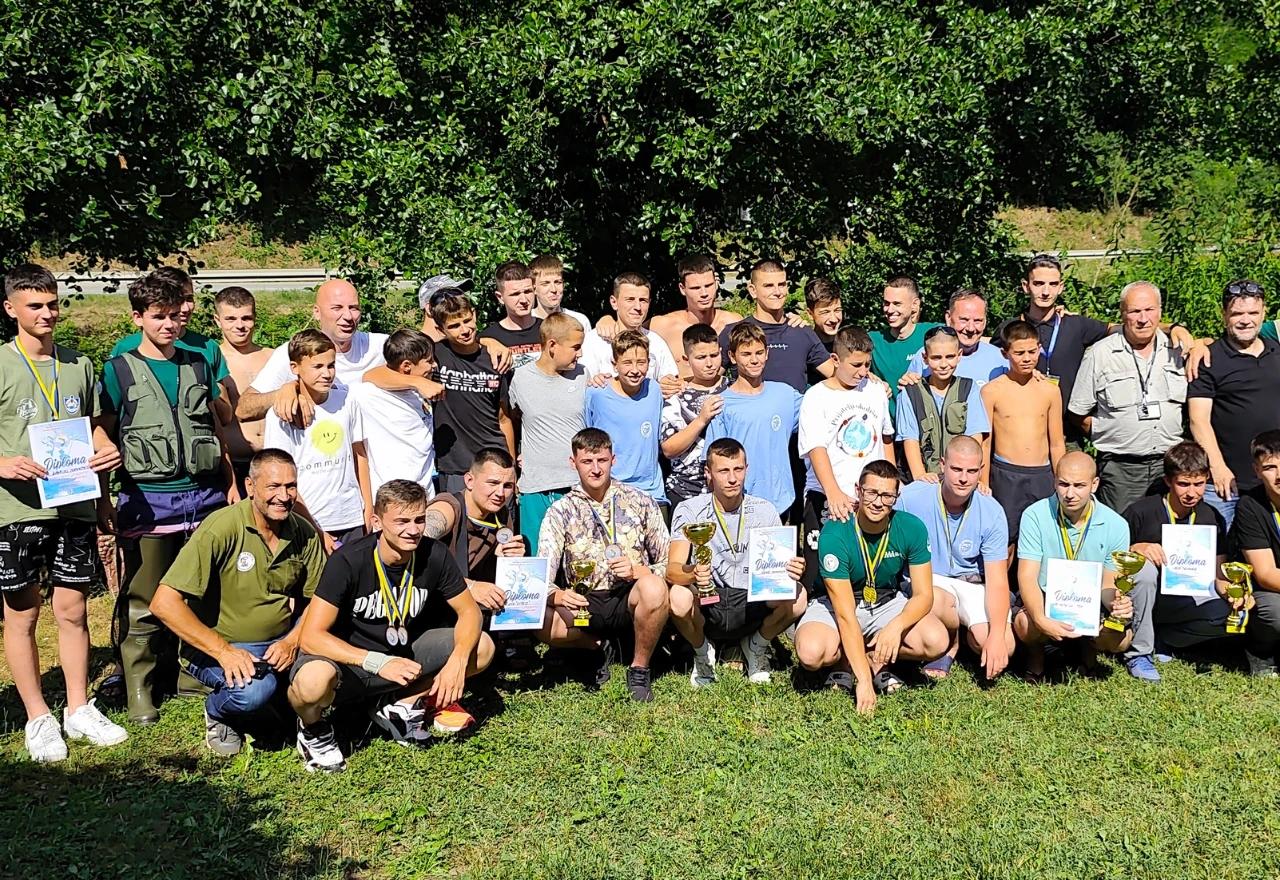 Mostarski ribolovci iz škole Novi val osvojili Federaciju!