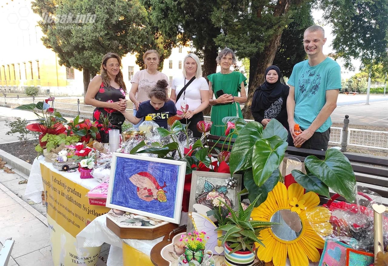 Udruženje građana roditelji djece s invaliditetom "Svjetlost"