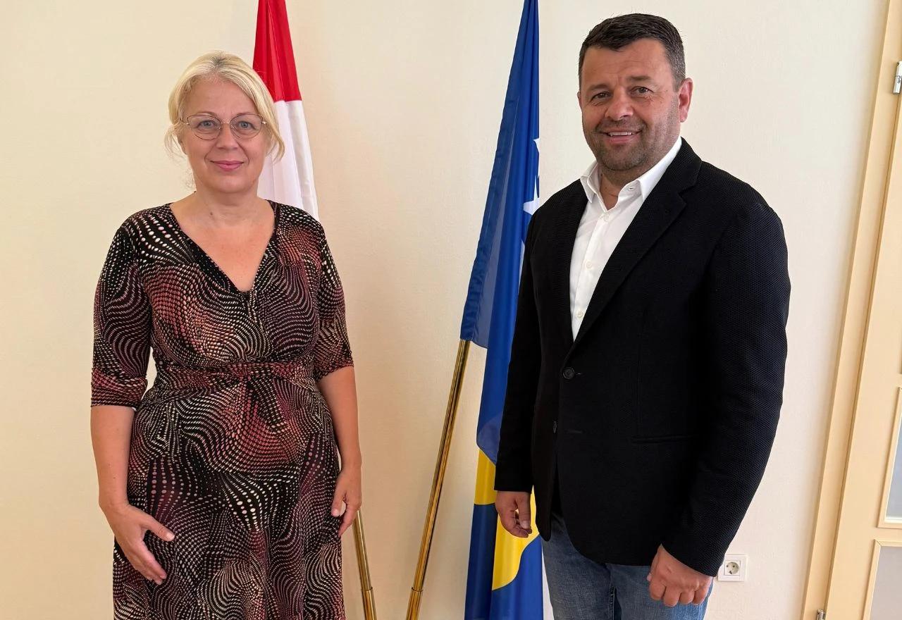 Državni ministar za ljudska prava i izbjeglice, dr Sevlid Hurtić i ambasadorica BiH u Republici Hrvatskoj, Elma Kovačević-Bjatal